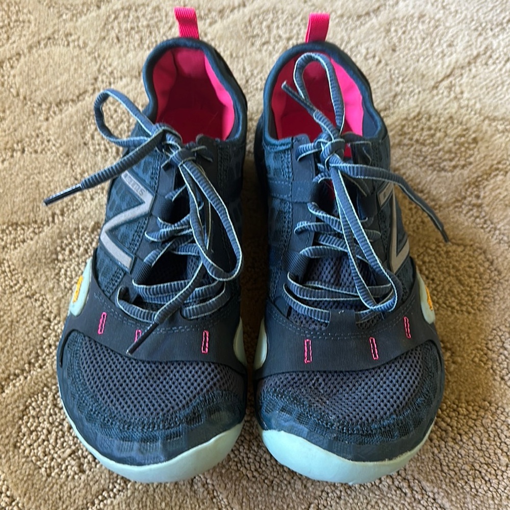 New Balance Minimus Gray and Pink Athletic Shoes women’s size 9